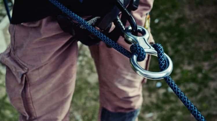 survival uses for carabiners